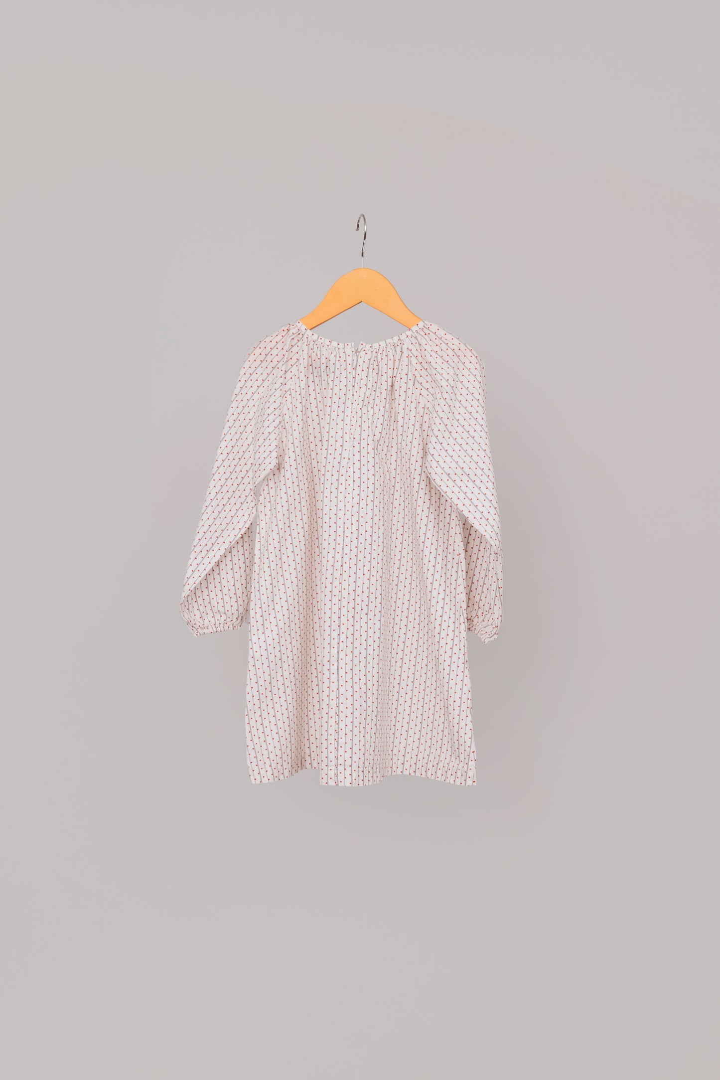 TOP CON PUNTOS Y RAYAS FINAS PETIT