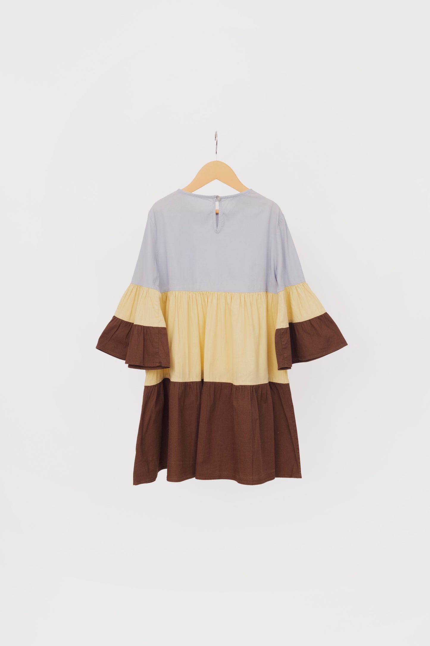 VESTIDO CON VUELOS PETIT