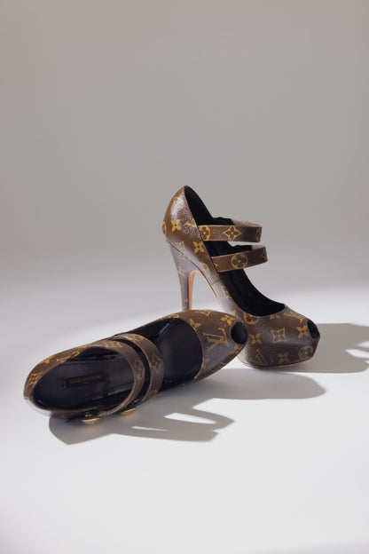 STILETTO RITUAL FETISH