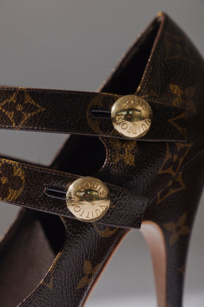 STILETTO RITUAL FETISH