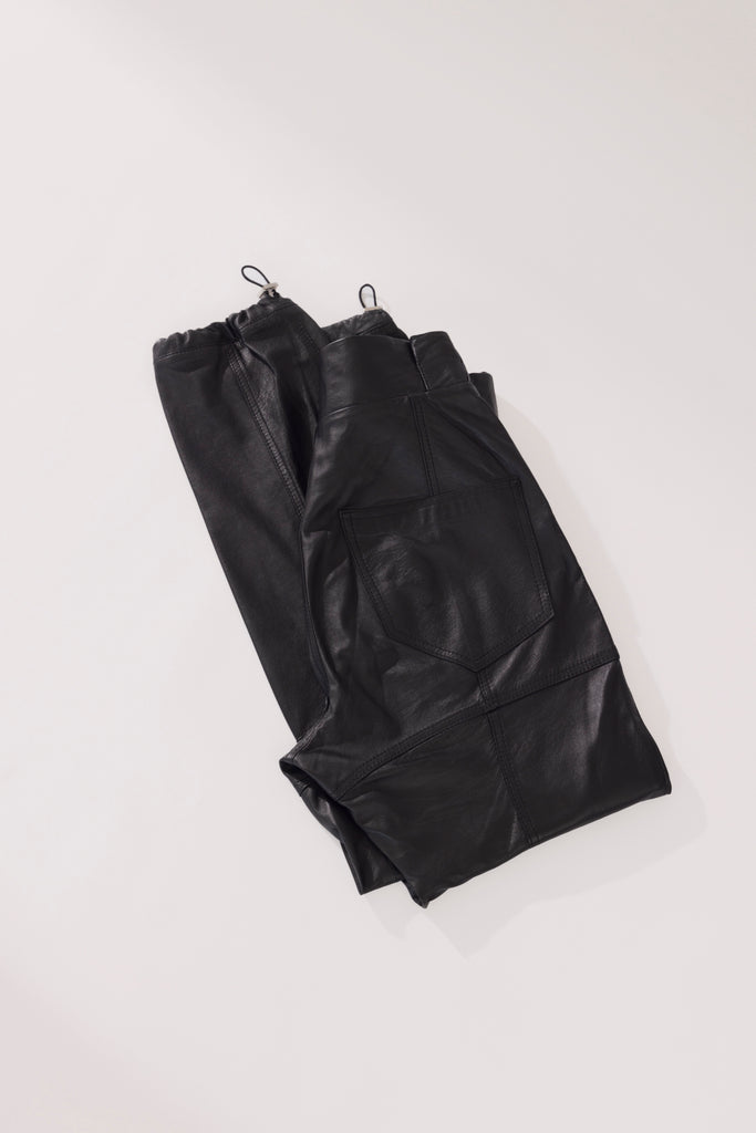 PANTALÓN LEATHER.