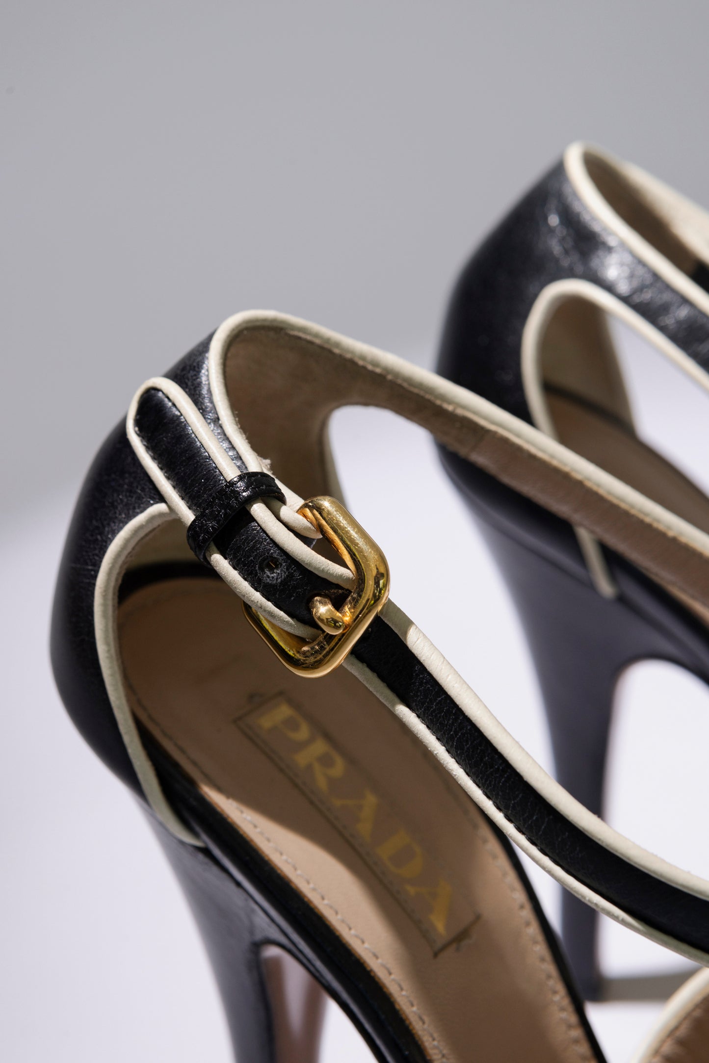 SANDALIAS BLACK & CREAM