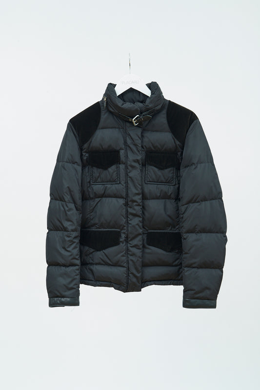 PARKA ACOLCHADA CON PANELES DE TERCIOPELO Y CINTURÓN [ARCHIVO]