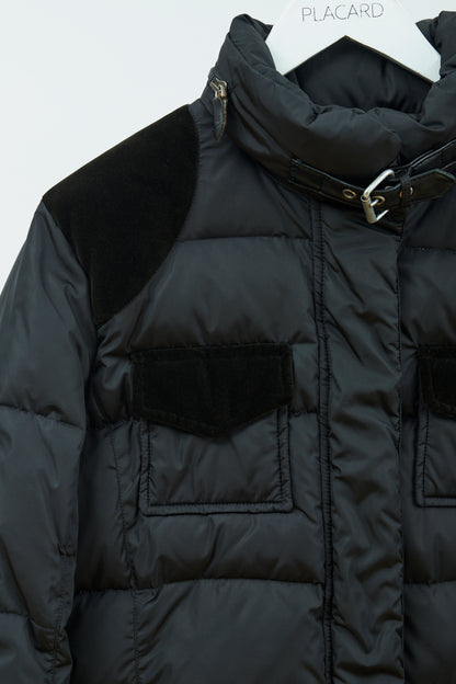 PARKA ACOLCHADA CON PANELES DE TERCIOPELO Y CINTURÓN [ARCHIVO]