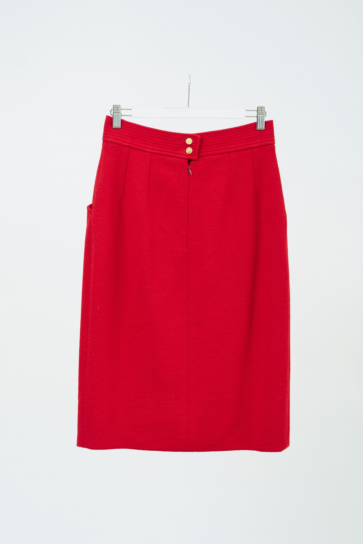 POLLERA LÁPIZ CHANEL EN ROJO CARMÍN (CONJUNTO) [ARCHIVO]