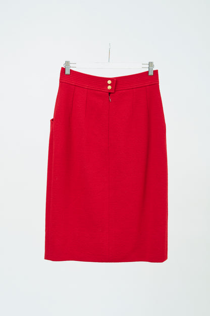 POLLERA LÁPIZ CHANEL EN ROJO CARMÍN (CONJUNTO) [ARCHIVO]